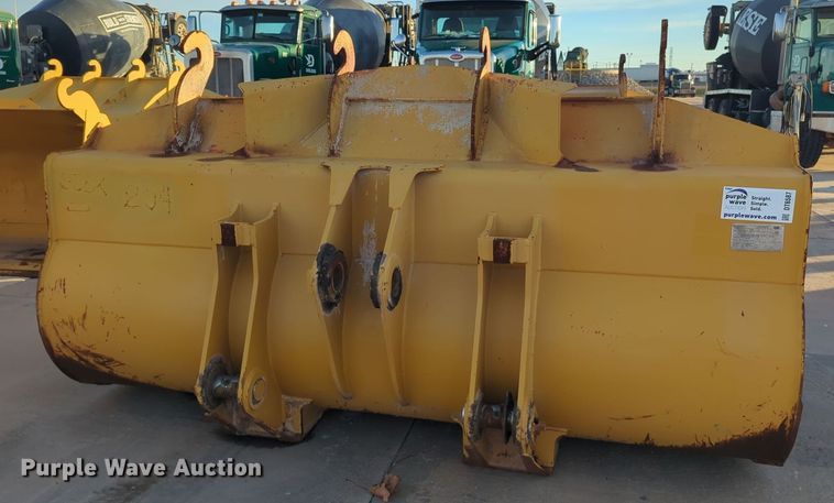 image for item DT6587 Caterpillar 938K wheel loader bucket