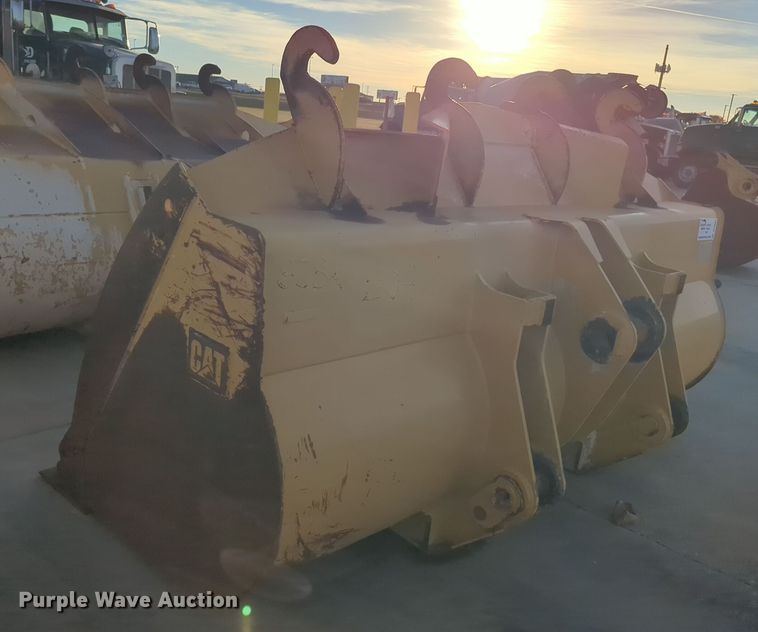 image for item DT6587 Caterpillar 938K wheel loader bucket