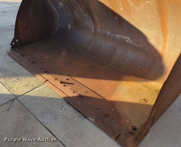 image for item DT6587 Caterpillar 938K wheel loader bucket