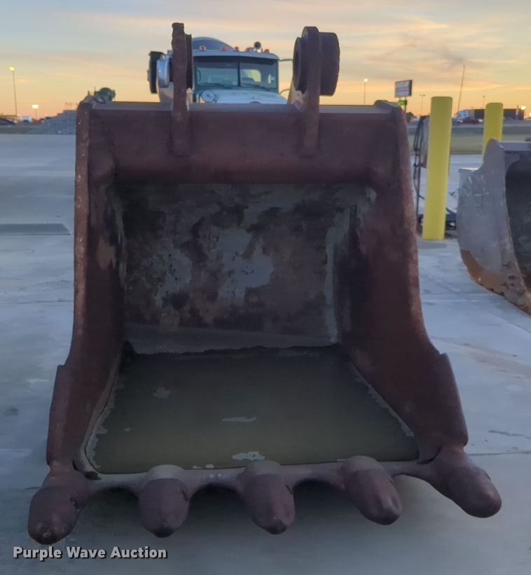 image for item DT6588 Esco excavator bucket
