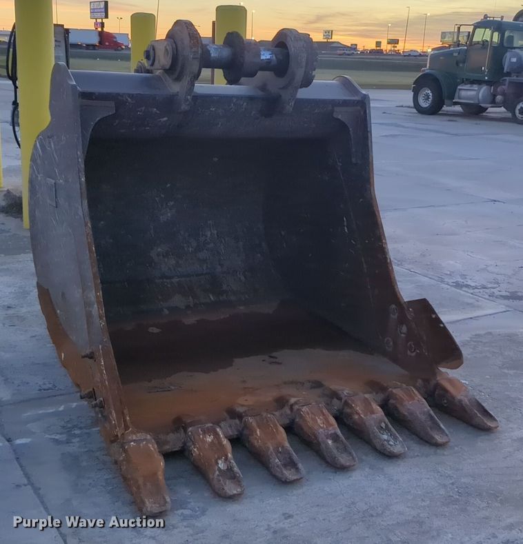 image for item DT6591 Caterpillar excavator bucket