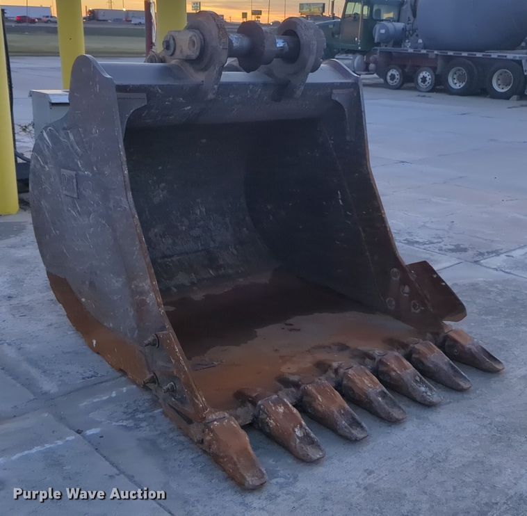 image for item DT6591 Caterpillar excavator bucket