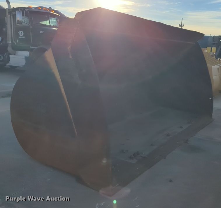 image for item DT6592 D&E wheel loader bucket