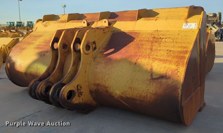 image for item DT6592 D&E wheel loader bucket