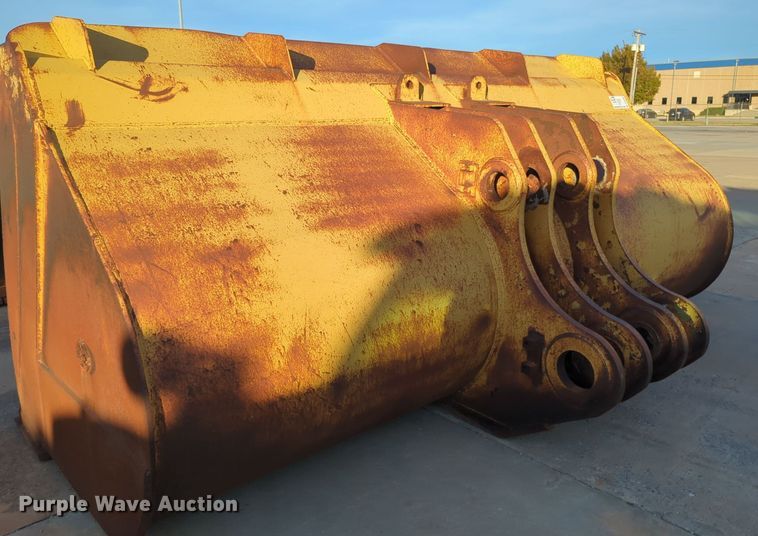 image for item DT6592 D&E wheel loader bucket