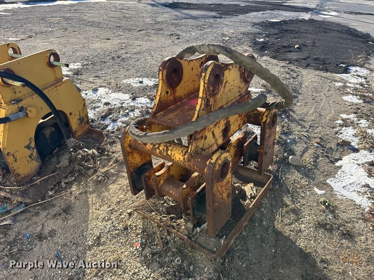 image for item DU3250 Excavator plate compactor