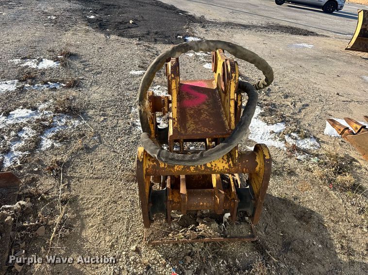 image for item DU3250 Excavator plate compactor