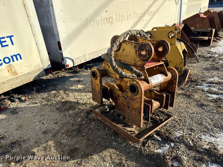 image for item DU3250 Excavator plate compactor