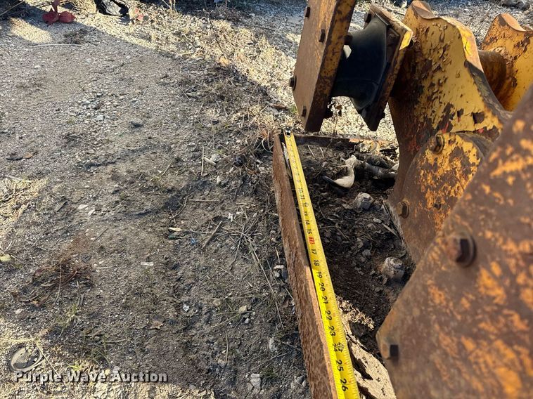 image for item DU3250 Excavator plate compactor