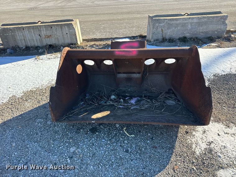 image for item DU3252 Excavator bucket