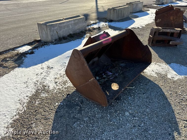 image for item DU3252 Excavator bucket