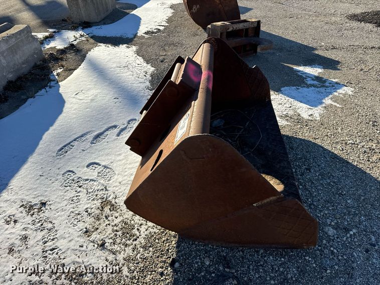 image for item DU3252 Excavator bucket