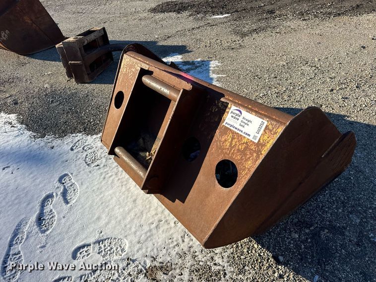image for item DU3252 Excavator bucket
