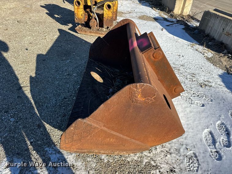 image for item DU3252 Excavator bucket