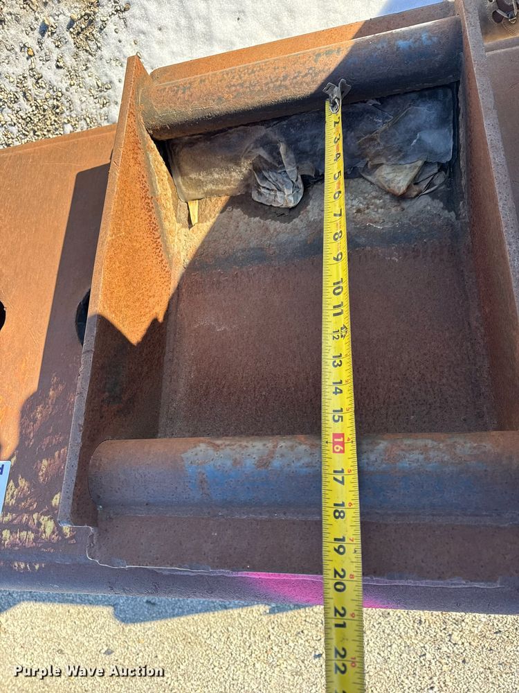 image for item DU3252 Excavator bucket