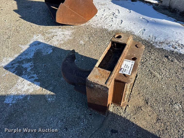 image for item DU3253 Excavator ripper tooth