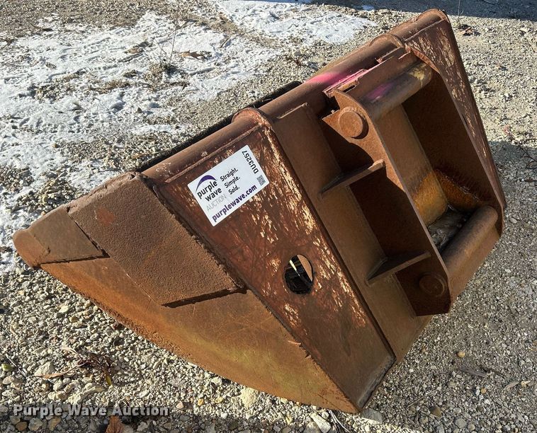 image for item DU3257 Excavator bucket
