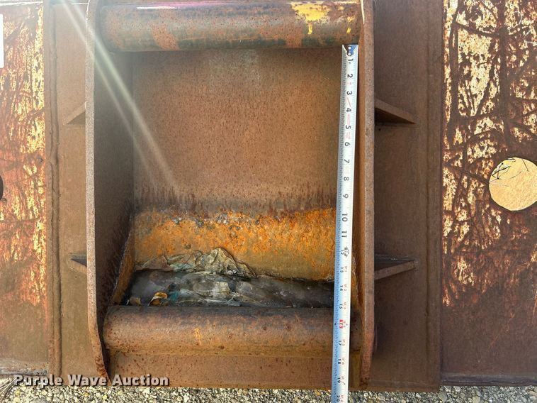 image for item DU3257 Excavator bucket