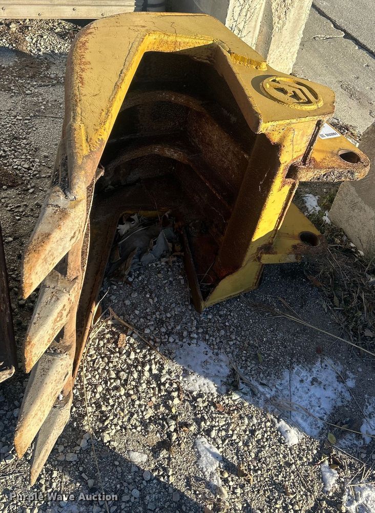 image for item DU3261 CF excavator bucket
