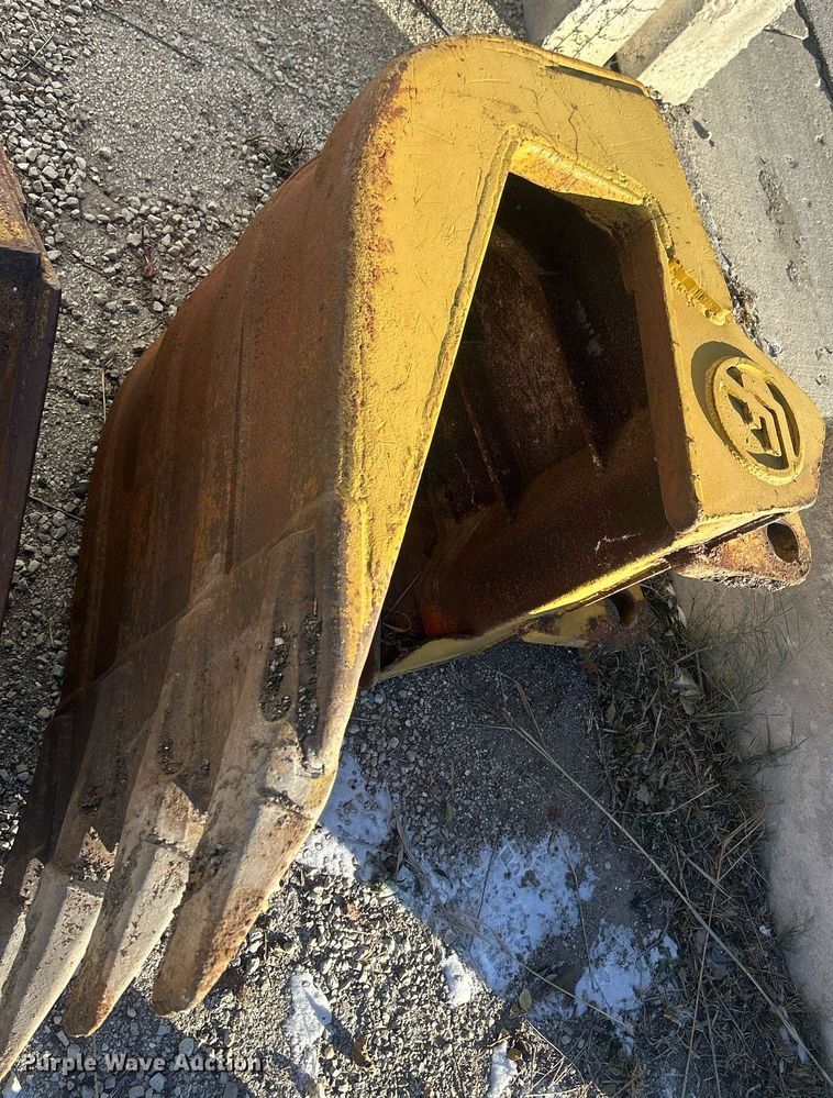 image for item DU3261 CF excavator bucket