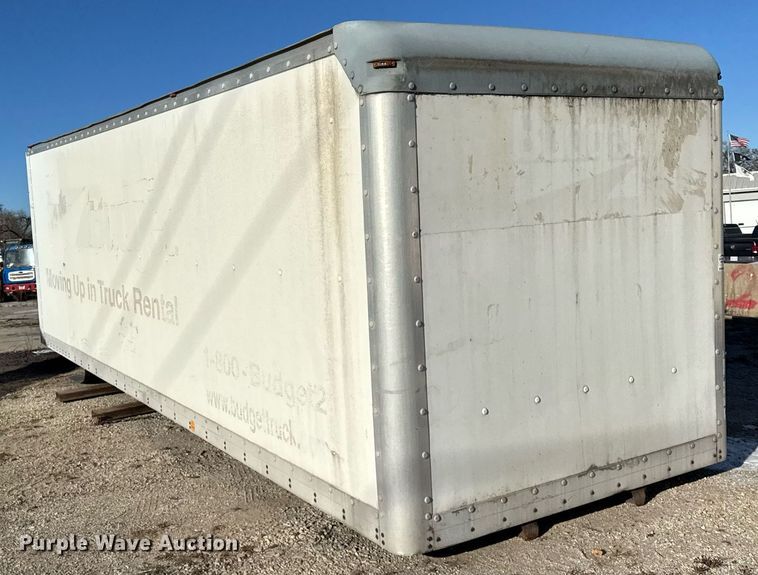 image for item DU3265 2004 Utilimaster box bed