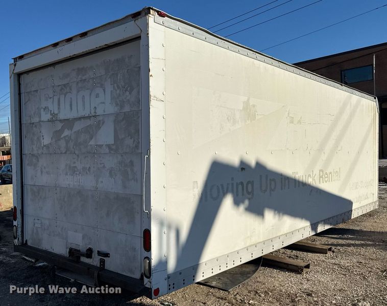 image for item DU3265 2004 Utilimaster box bed