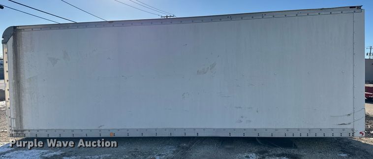 image for item DU3265 2004 Utilimaster box bed