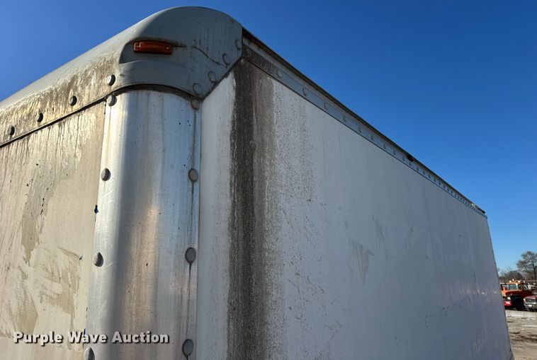 image for item DU3265 2004 Utilimaster box bed