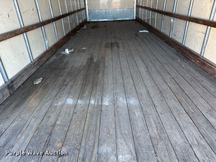 image for item DU3265 2004 Utilimaster box bed