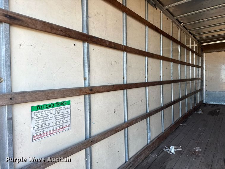 image for item DU3265 2004 Utilimaster box bed