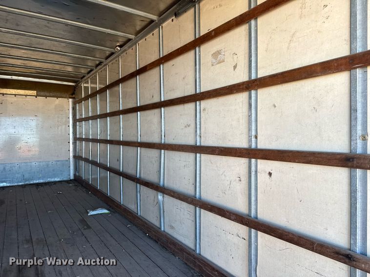 image for item DU3265 2004 Utilimaster box bed