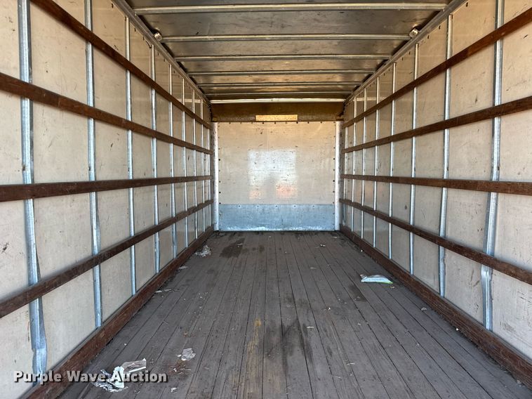 image for item DU3265 2004 Utilimaster box bed