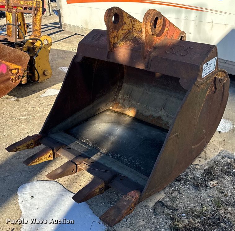 image for item DU3267 Excavator bucket