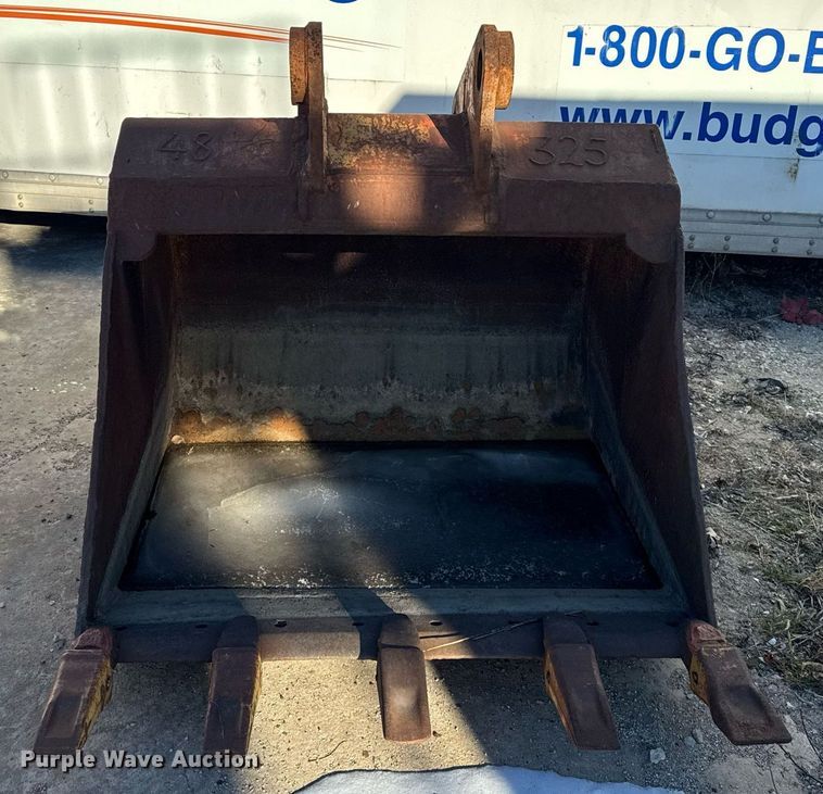 image for item DU3267 Excavator bucket
