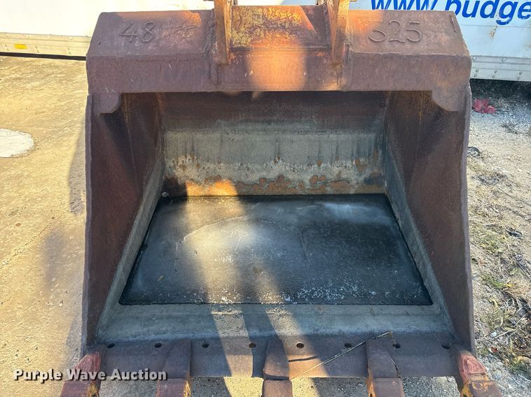 image for item DU3267 Excavator bucket