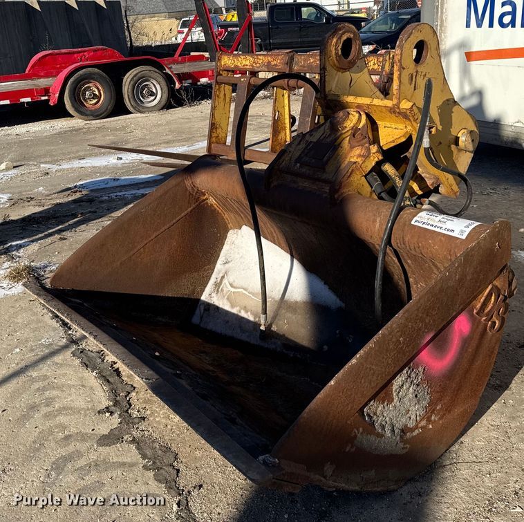 image for item DU3268 Excavator bucket