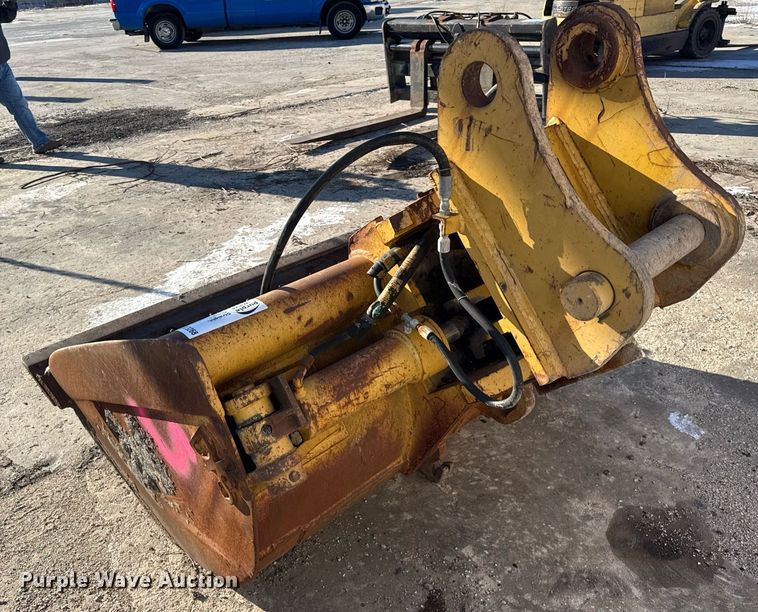 image for item DU3268 Excavator bucket