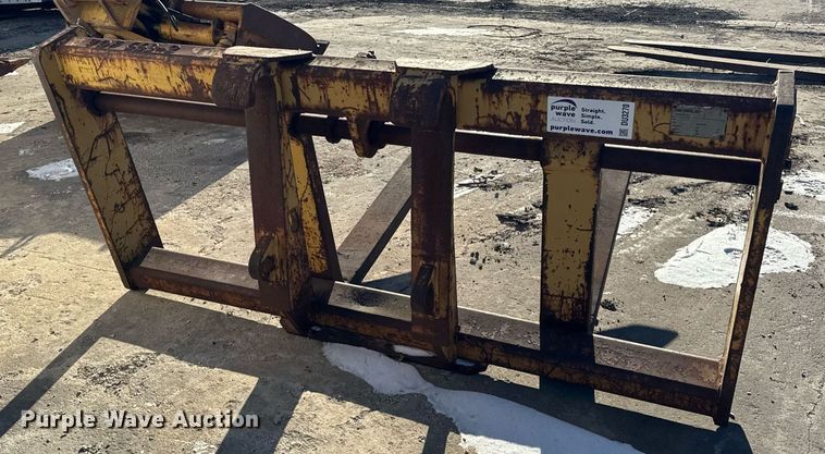 image for item DU3270 Caterpillar wheel loader forks