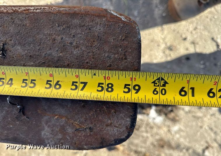 image for item DU3270 Caterpillar wheel loader forks