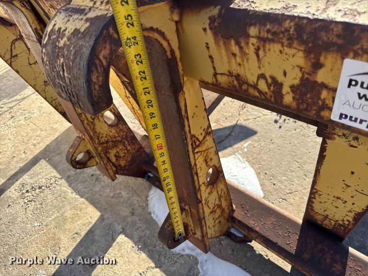 image for item DU3270 Caterpillar wheel loader forks