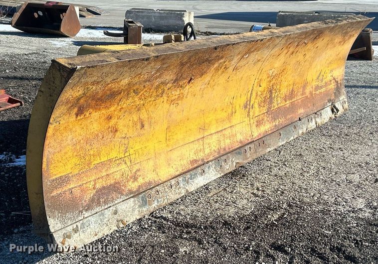 image for item DU3273 Henke 6421 snow plow