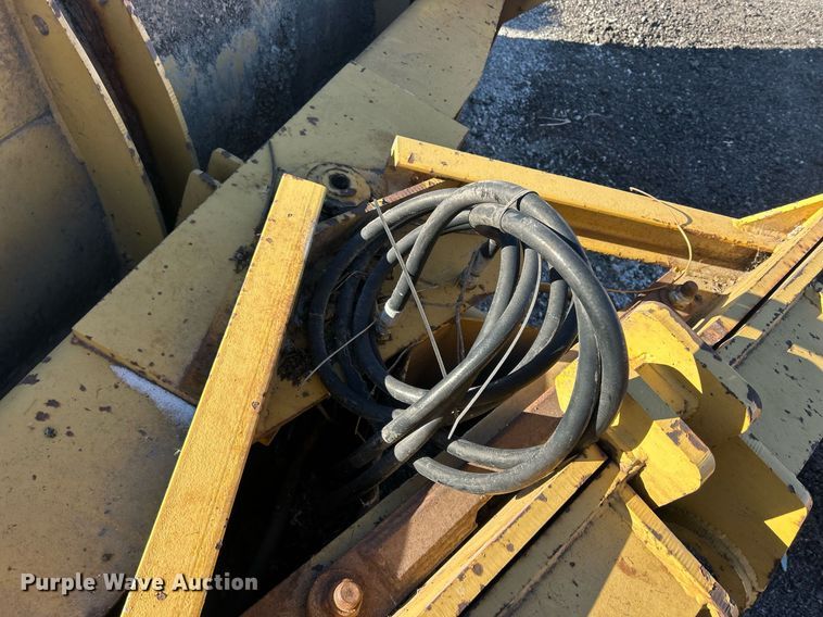 image for item DU3273 Henke 6421 snow plow