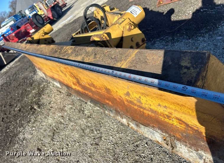 image for item DU3273 Henke 6421 snow plow