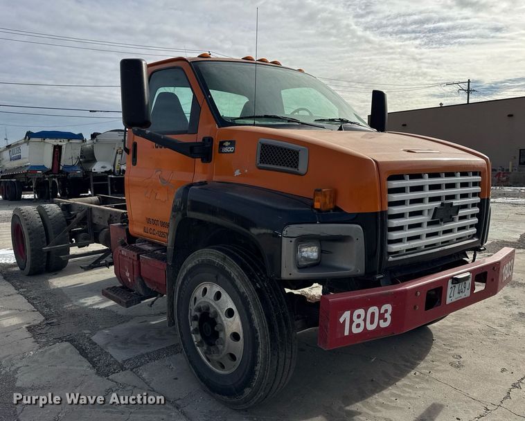 image for item DU3278 2004 Chevrolet  C8500 truck cab and chassis