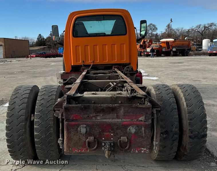 image for item DU3278 2004 Chevrolet  C8500 truck cab and chassis