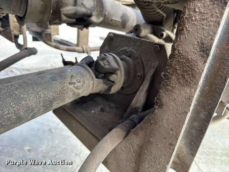 image for item DU3278 2004 Chevrolet  C8500 truck cab and chassis