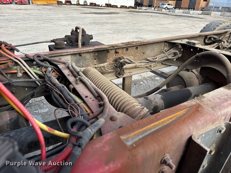 image for item DU3278 2004 Chevrolet  C8500 truck cab and chassis