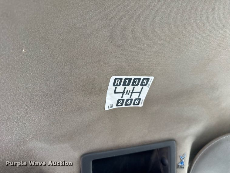 image for item DU3278 2004 Chevrolet  C8500 truck cab and chassis