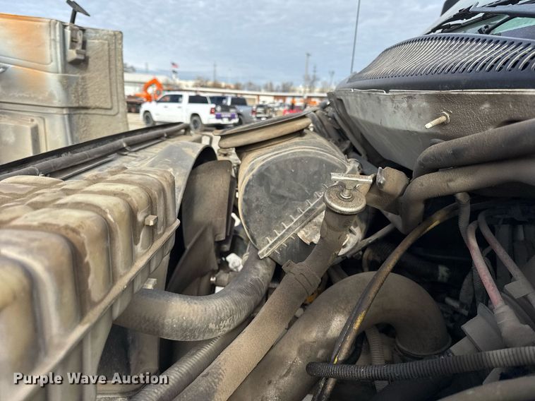 image for item DU3278 2004 Chevrolet  C8500 truck cab and chassis