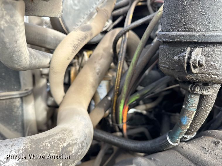 image for item DU3278 2004 Chevrolet  C8500 truck cab and chassis